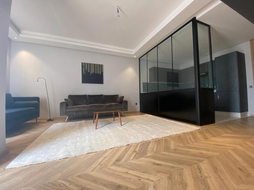 Spacious New 1-Bedroom Unit In Downtown W Terrace And Free Parking الدار البيضاء المظهر الخارجي الصورة